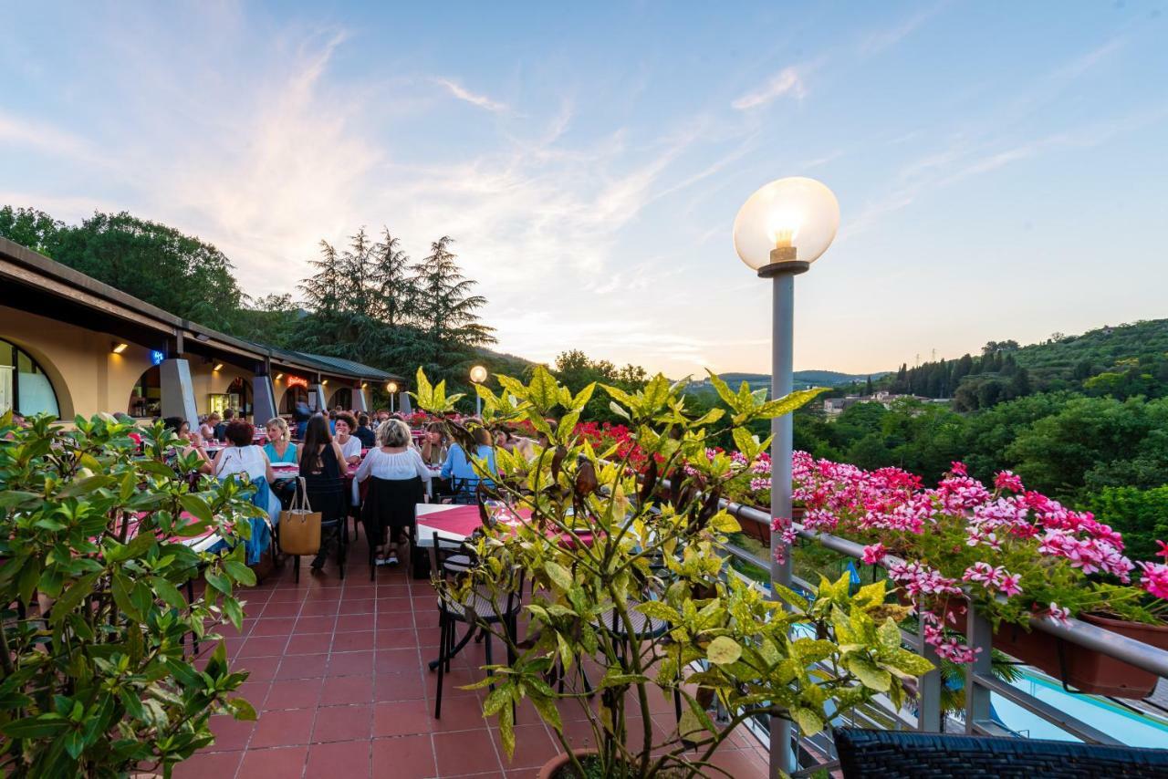 Camping Village Il Poggetto Troghi Exterior photo